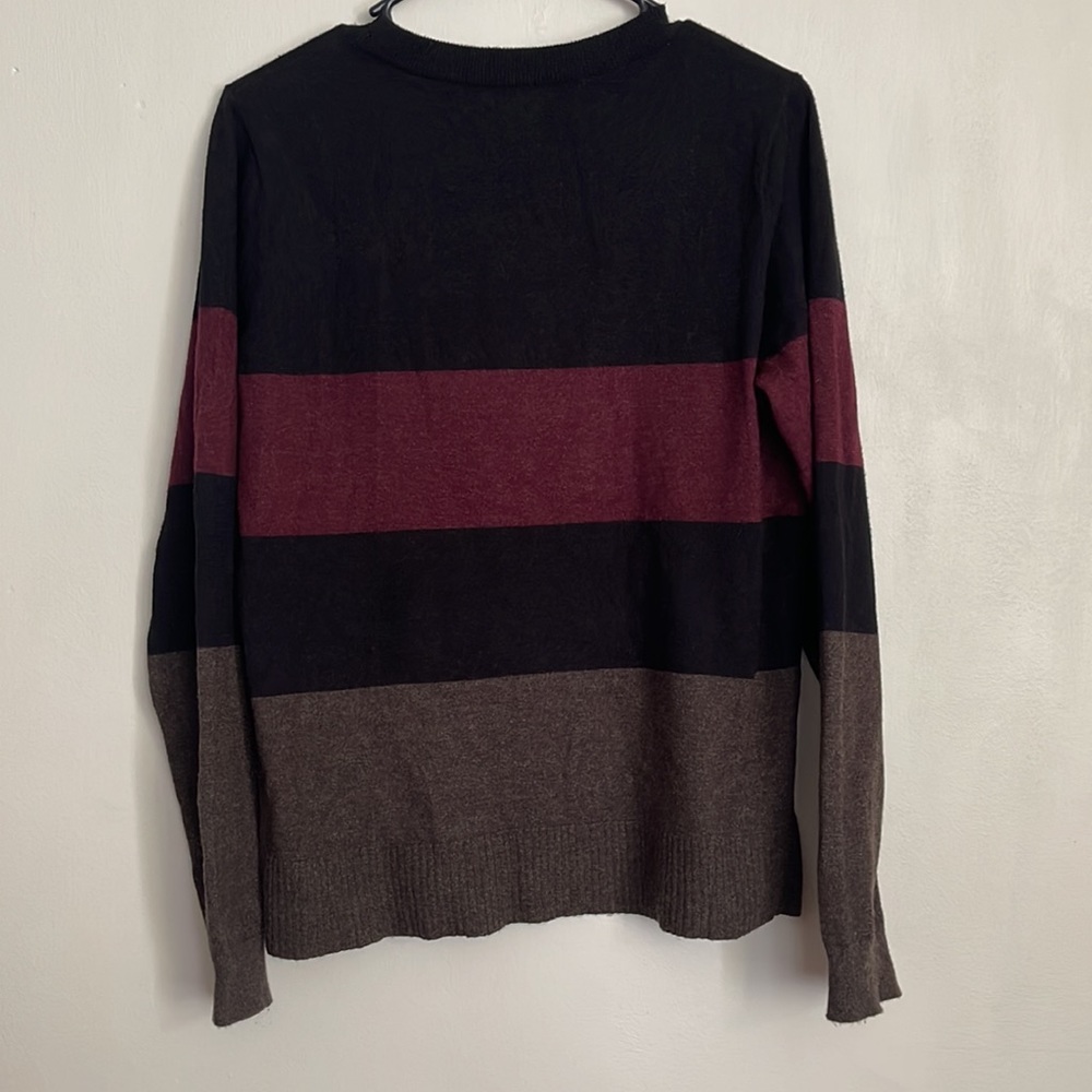 Hem & Thread Color Block Pullover Sweater - Picture 3 of 4